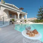 Livia - Isulatravel