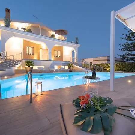 Livia - Isulatravel Villa Fontane Bianche