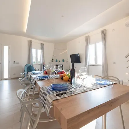 Livia - Isulatravel Villa Fontane Bianche