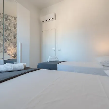 Livia - Isulatravel Villa Fontane Bianche
