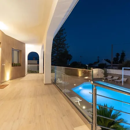 Villa Livia - Isulatravel Fontane Bianche